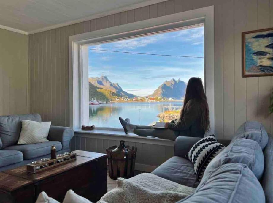 Reine Front View - Mountain & Seaview 빌라 외부 사진