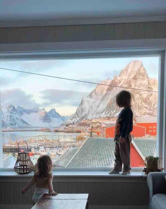 Reine Front View - Mountain & Seaview 빌라 외부 사진