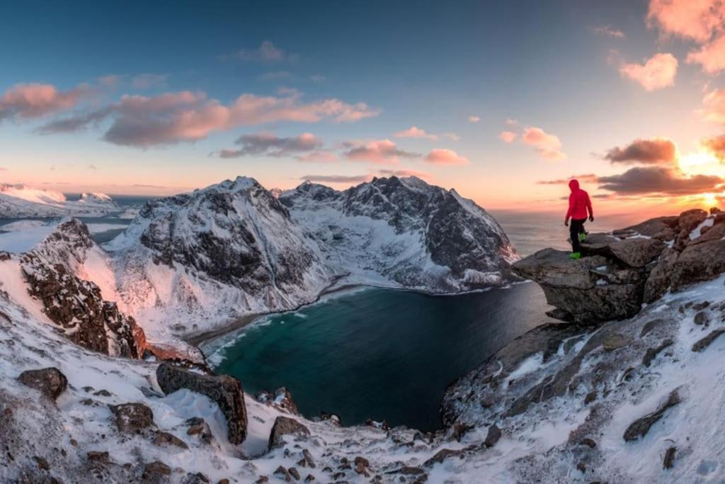 Reine Front View - Mountain & Seaview 빌라 외부 사진